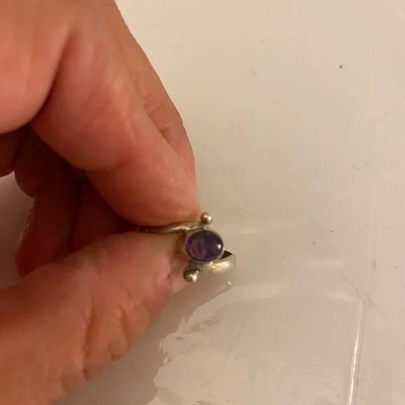 Beautiful 925 Sterling Silver Amethyst Ring Size 6.5 - Picture 4 of 7